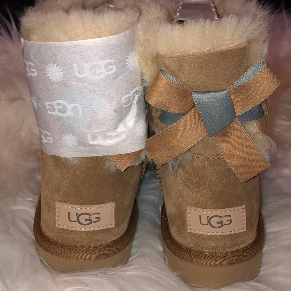 BRAND NEW Ugg 🎀 boots - Picture 4 of 6